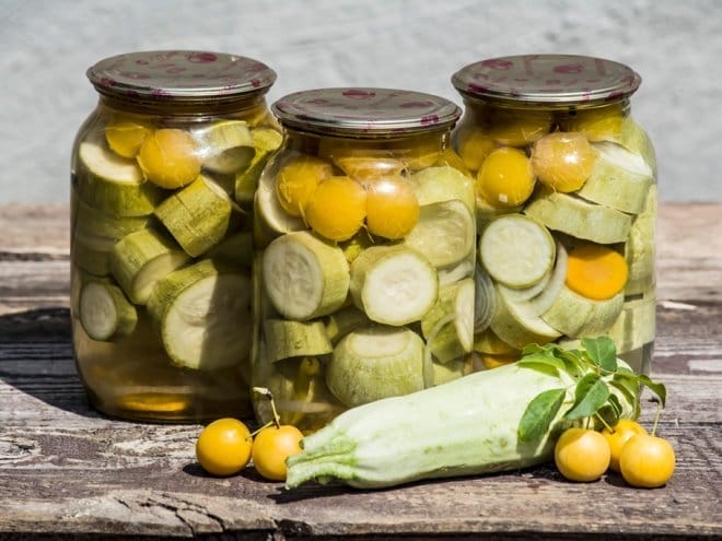 Маринованные кабачки на зиму — пальчики оближешь. 13 вкусных рецептов