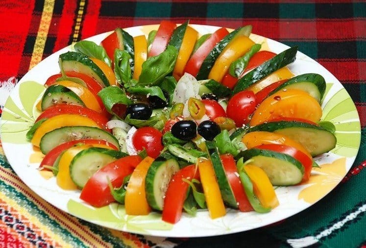Салаты из свежих огурцов: 11 очень вкусных и простых рецептов